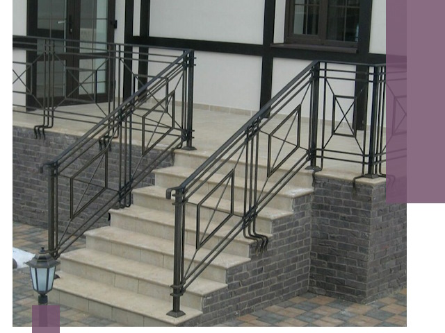 Перила для крыльца в Коврове — монтаж, изготовление и установка