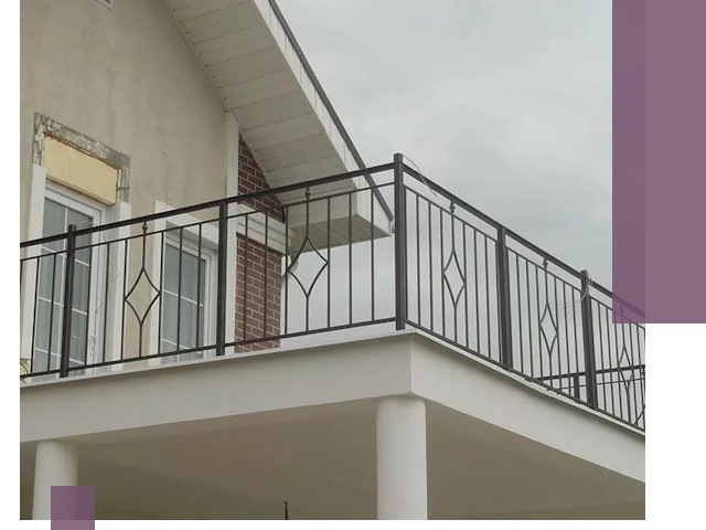 Изготовление балконных ограждений в Коврове из металла и стекла