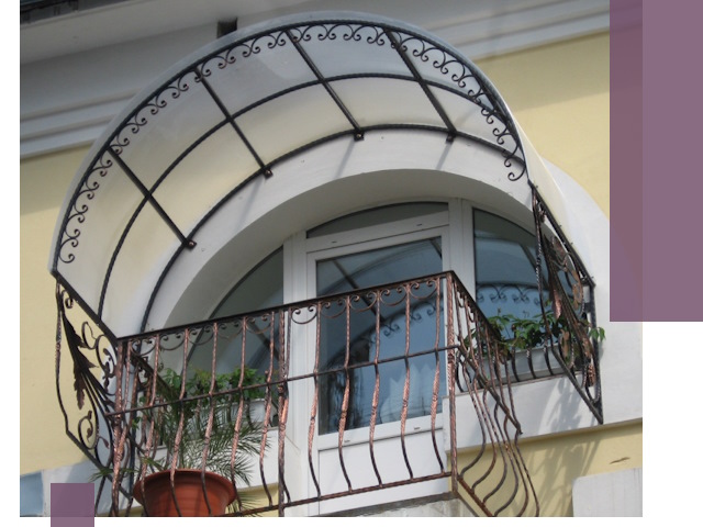 Козырьки над балконом в Коврове — изготовление и монтаж