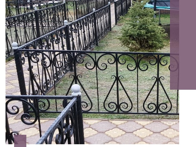 Кованые газонные ограждения под ключ в Коврове
